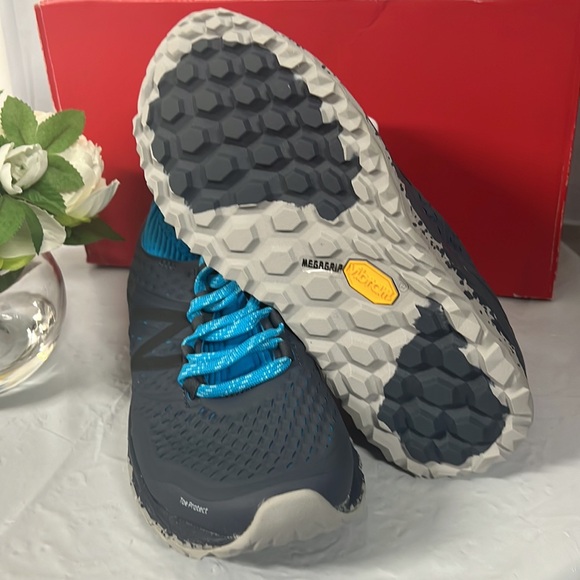 NIB - New Balance Women’s Fresh Foam Hierro v3 Trail 'Thunder Blue' - Size 6.5 - Picture 10 of 15